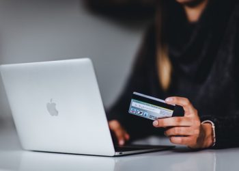 How to Avoid Online Scams When Using Money Transfer Websites